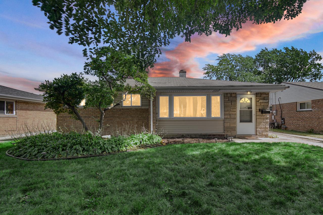 17233 Walter St., Lansing, IL 60438