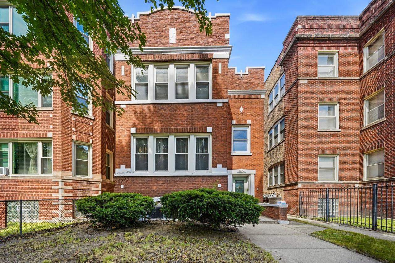 7806 S Cregier Ave., Chicago, IL 60649