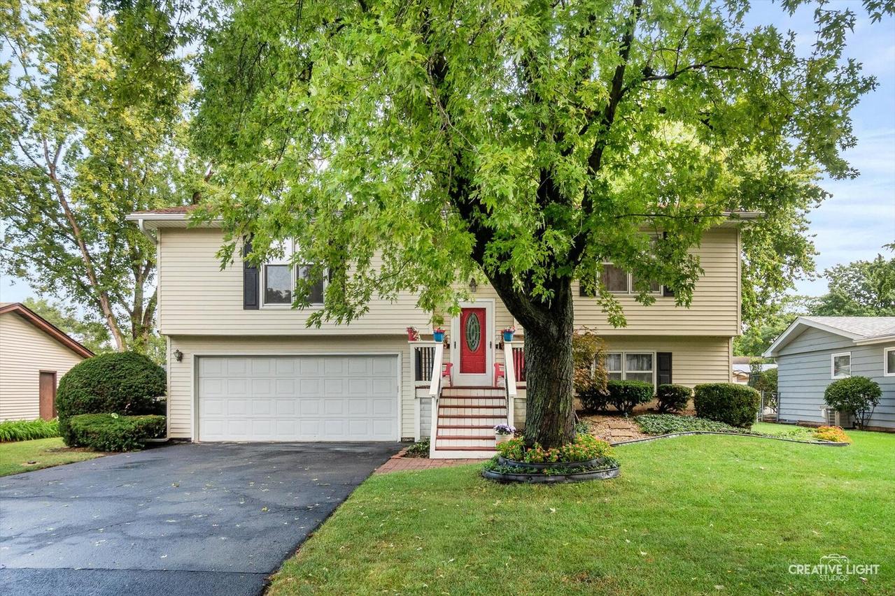 2221 Candleberry Ln., Aurora, IL 60506