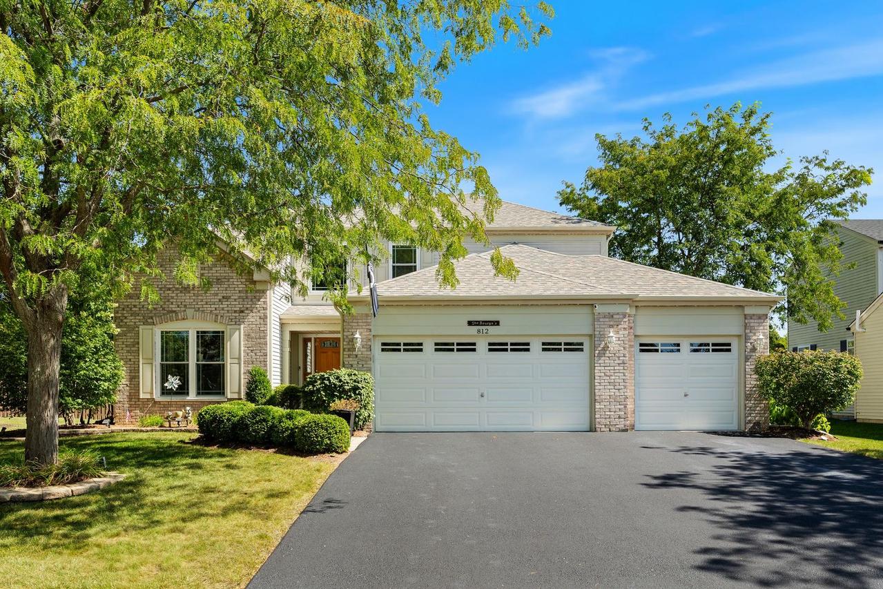 812 Honeysuckle Ln., Aurora, IL 60506