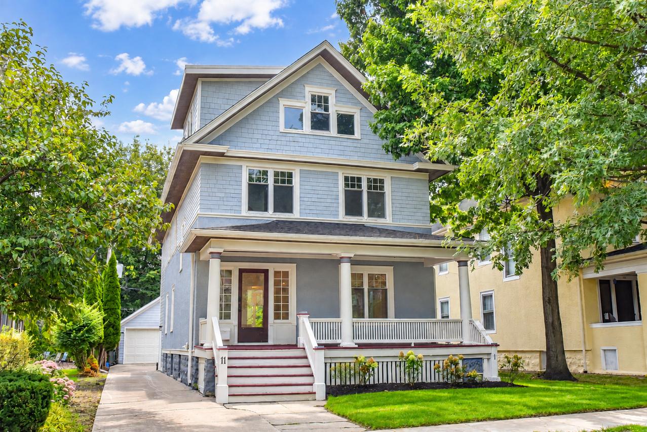 11 S Catherine Ave., La Grange, IL 60525