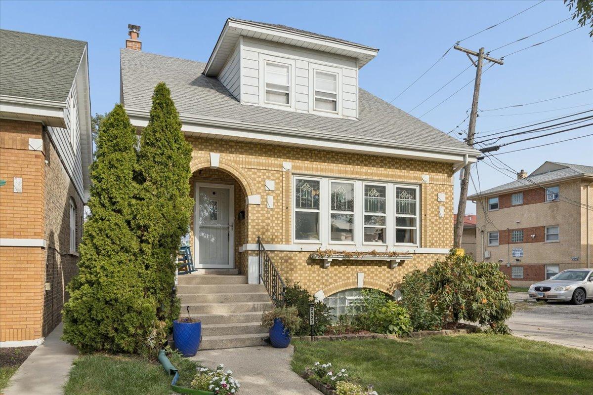 2527 Hainsworth Ave., North Riverside, IL 60546
