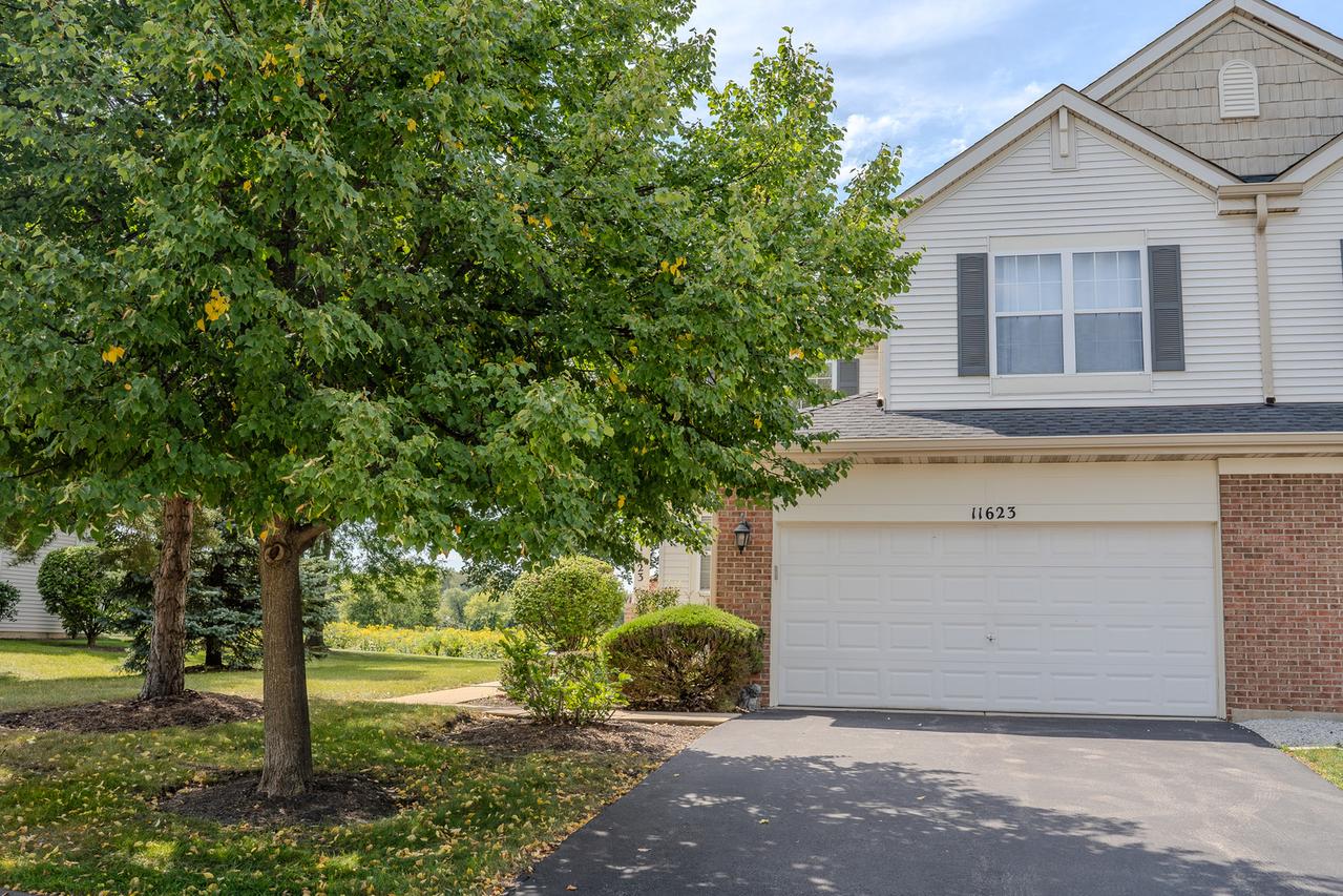 11623 Grand Canyon Ave. #D, Huntley, IL 60142