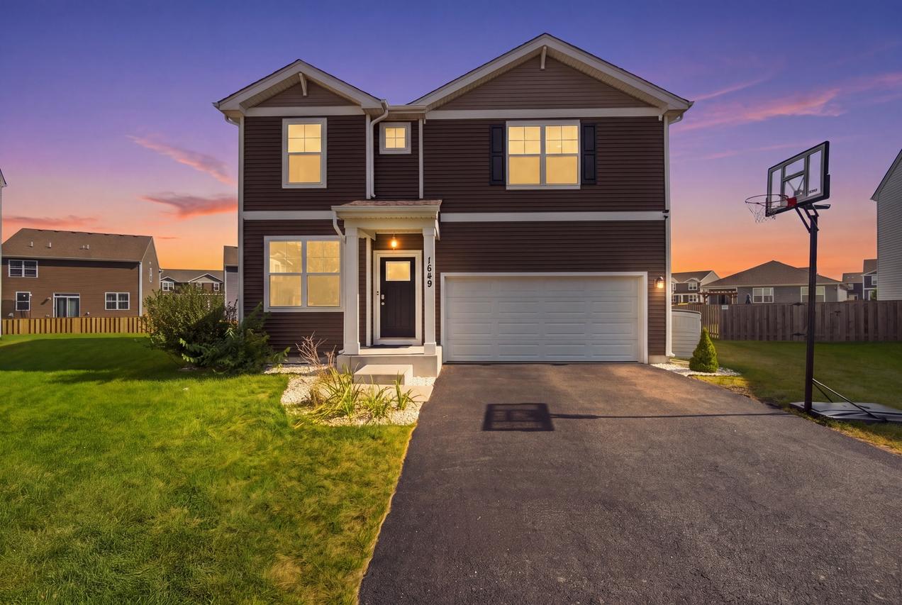 1649 Emma Ct., Pingree Grove, IL 60140