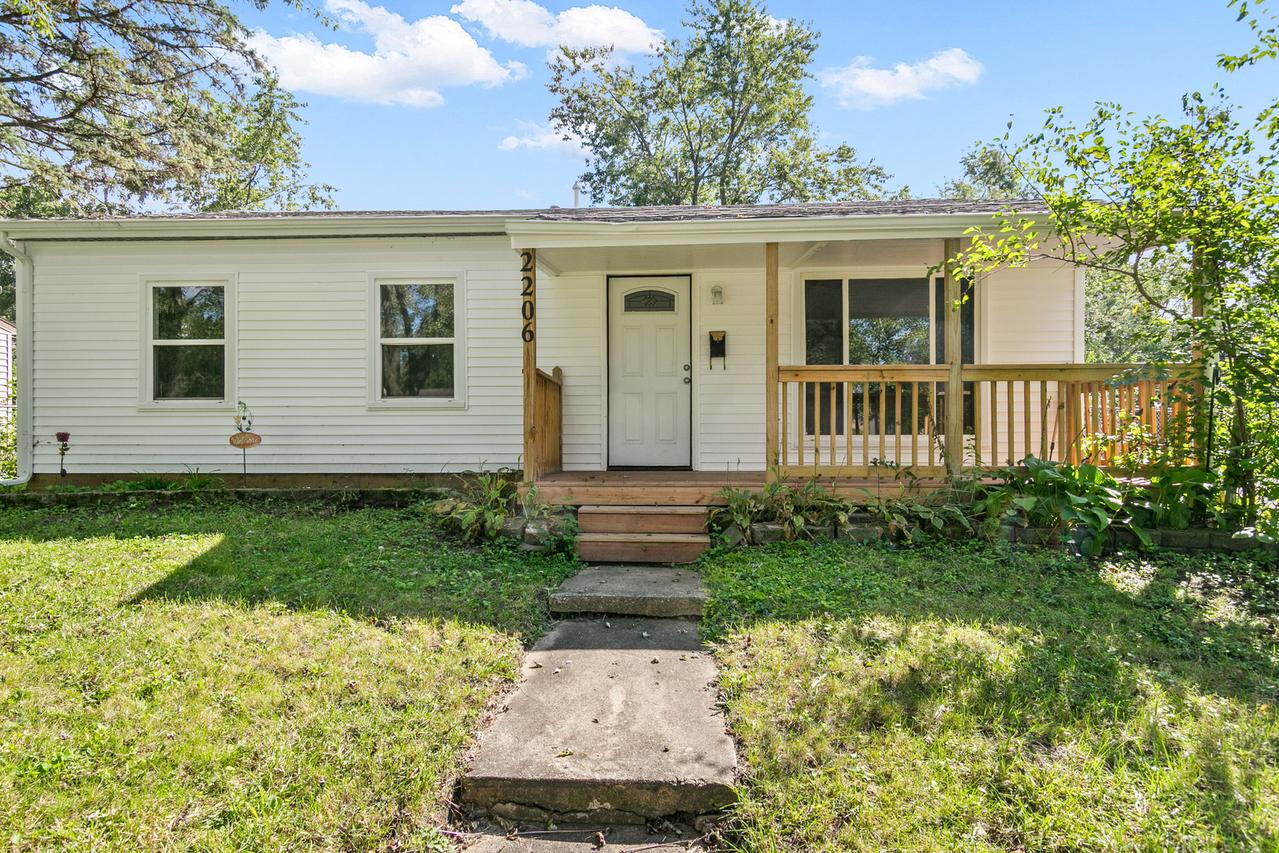 2206 221st St., Sauk Village, IL 60411