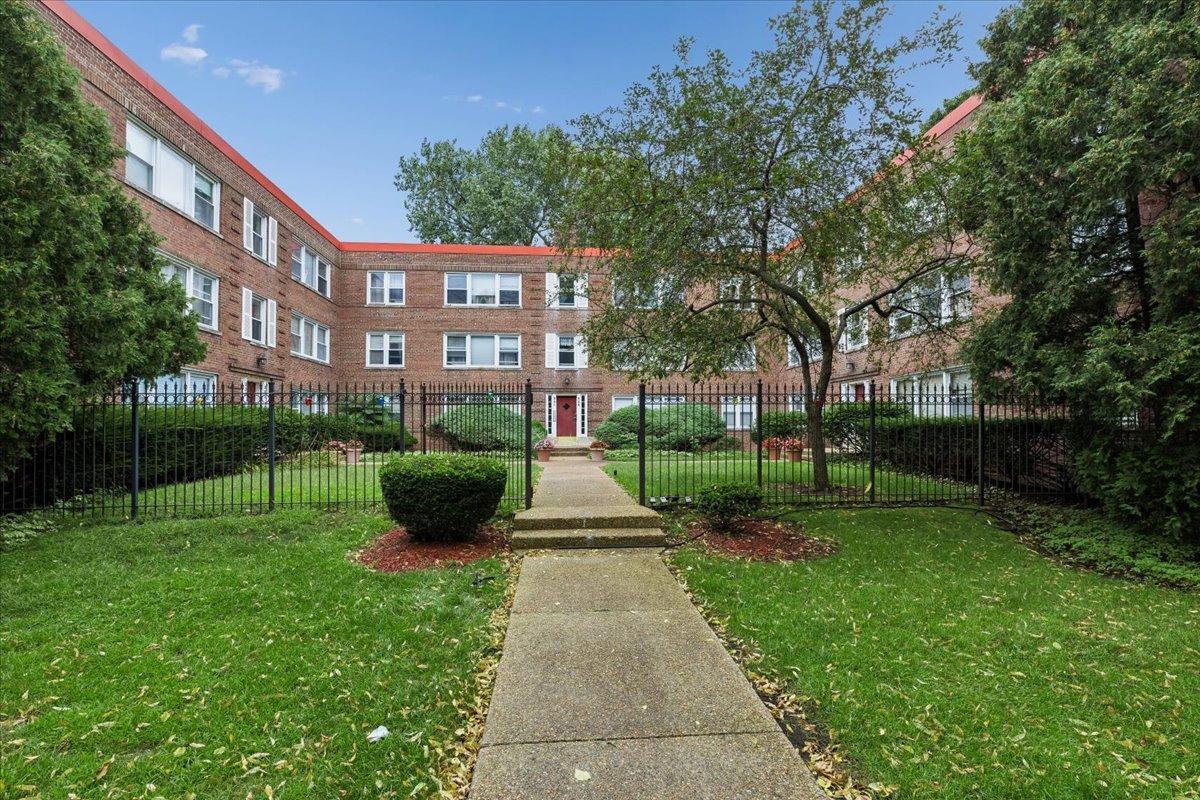 327 Callan Ave. #3, Evanston, IL 60202