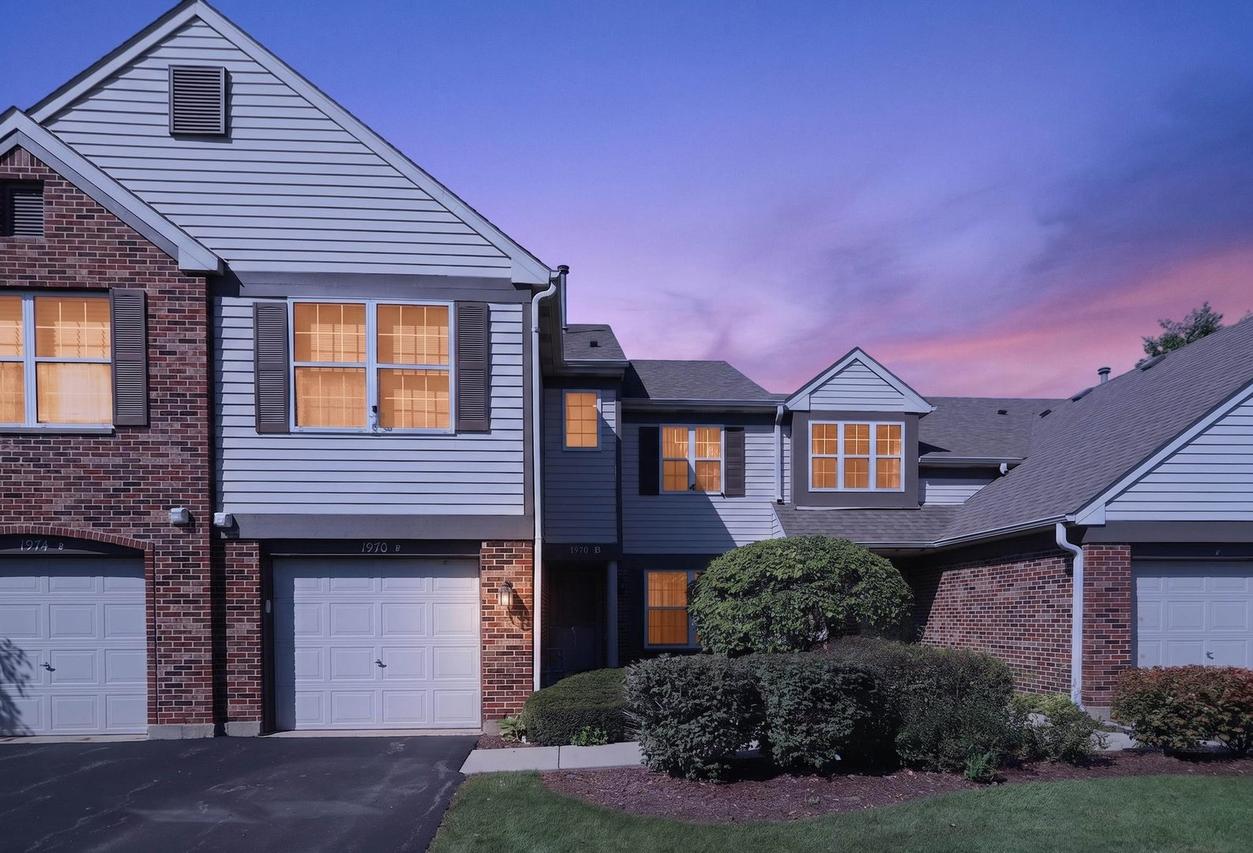 1970 Gary Ct. #B, Schaumburg, IL 60193