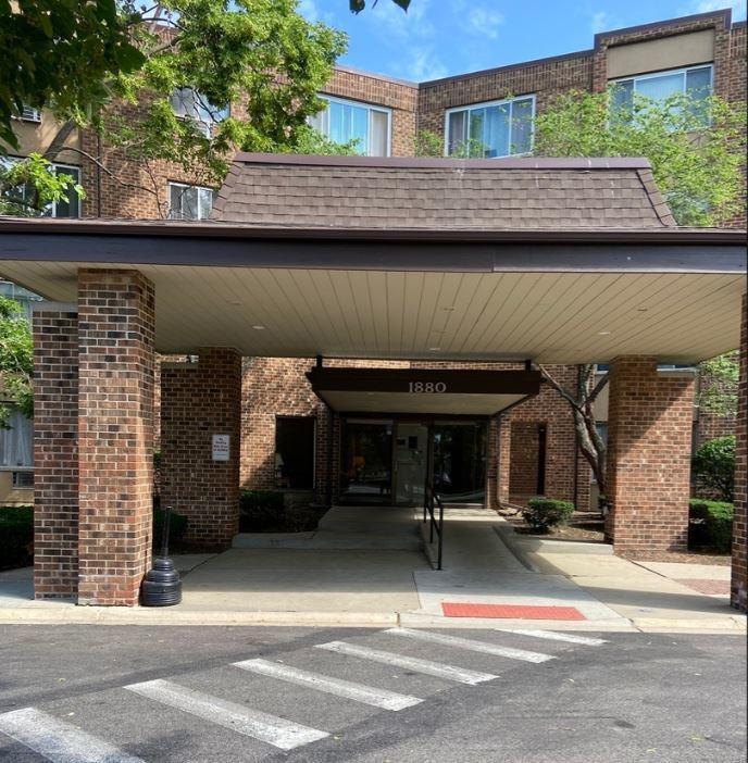 1880 Bonnie Ln. #311, Hoffman Estates, IL 60169