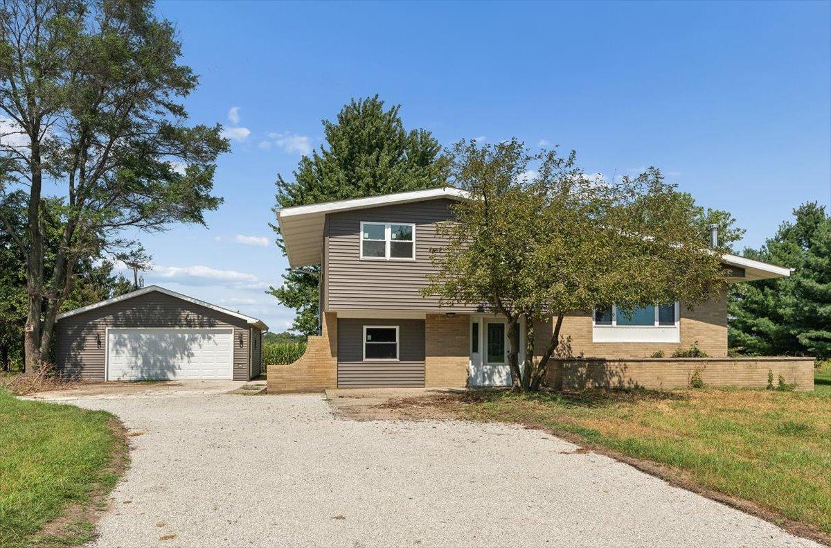1188 E 3300 N Rd., Chebanse, IL 60922