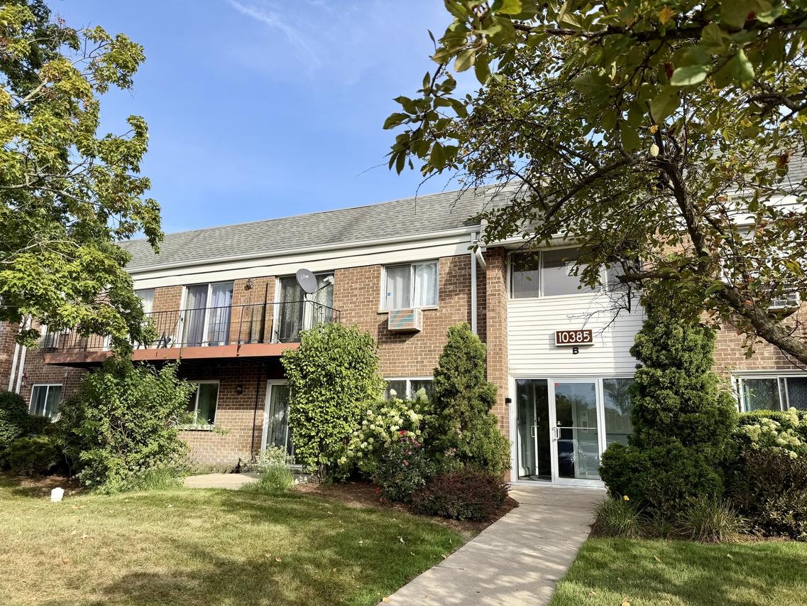 10385 Dearlove Rd. #1I, Glenview, IL 60025