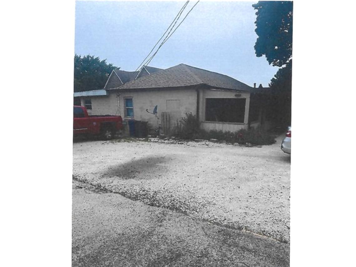 24 N Airlite St., Elgin, IL 60123