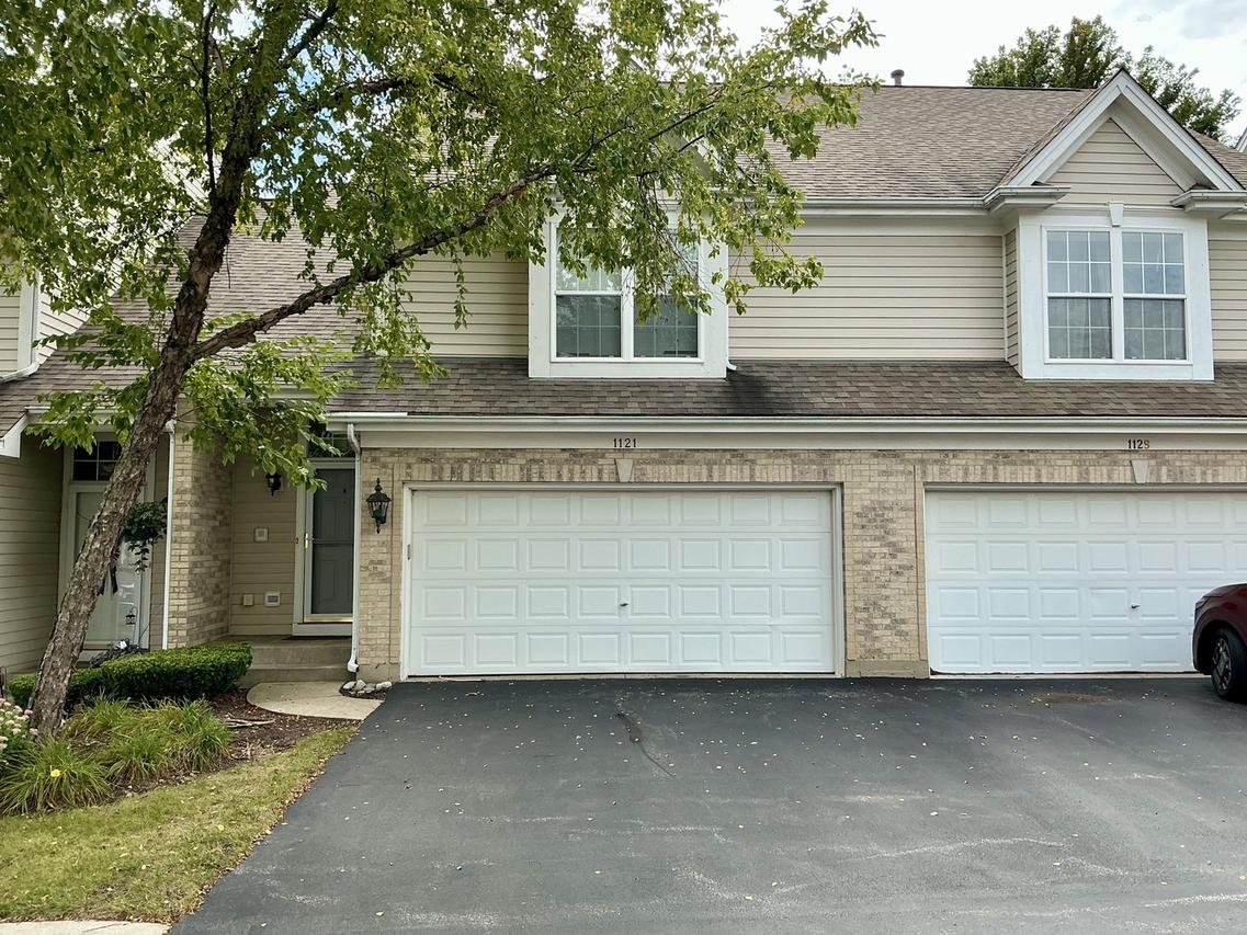 1121 E Danbury Dr., Cary, IL 60013