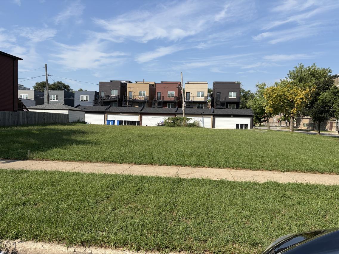 4600 S Champlain Ave., Chicago, IL 60653