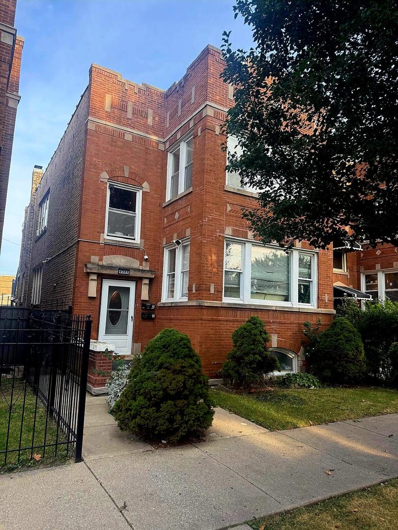 6323 S Richmond St., Chicago, IL 60629