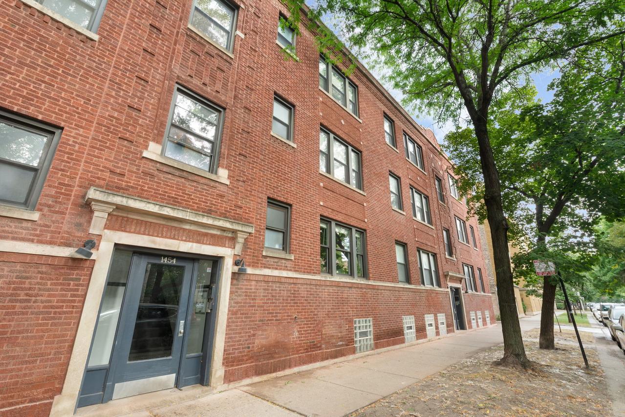 1454 W Roscoe St. #1E, Chicago, IL 60657