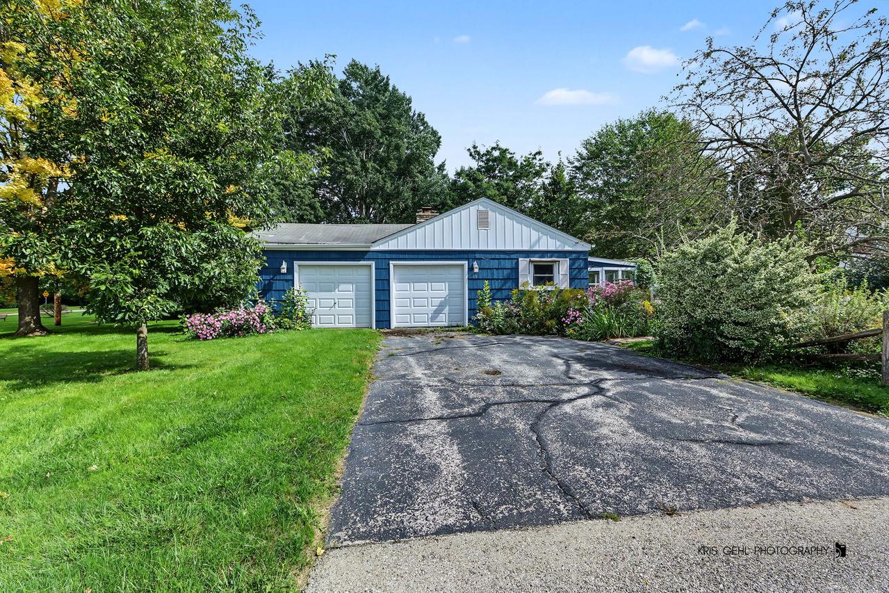 19 S Hawthorne Blvd., Mundelein, IL 60060