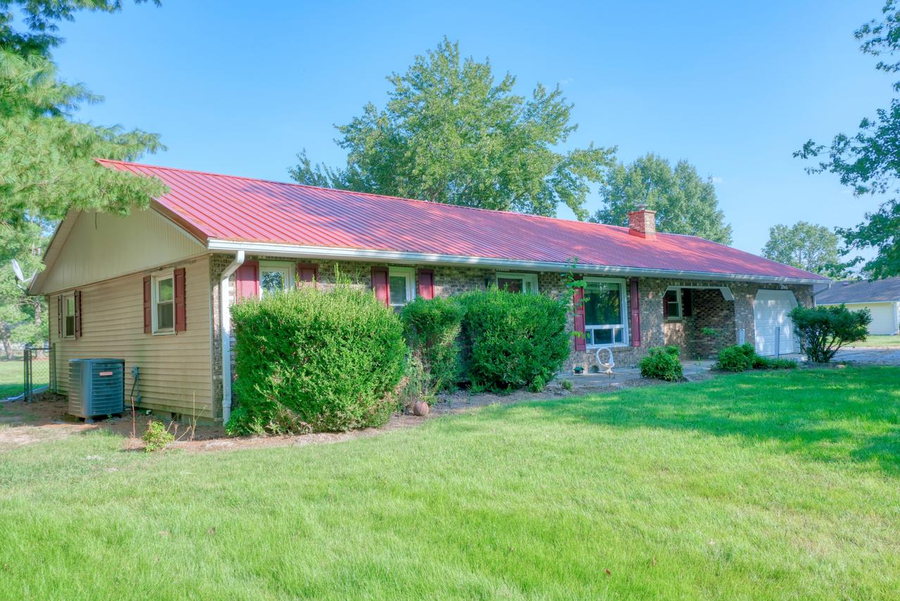 103 Smith Dr., Desoto, IL 62924