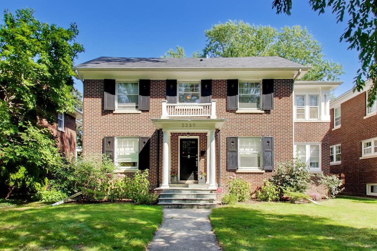 2237 Wesley Ave., Evanston, IL 60201