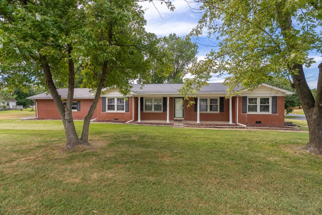 507 N Park St., Sesser, IL 62884