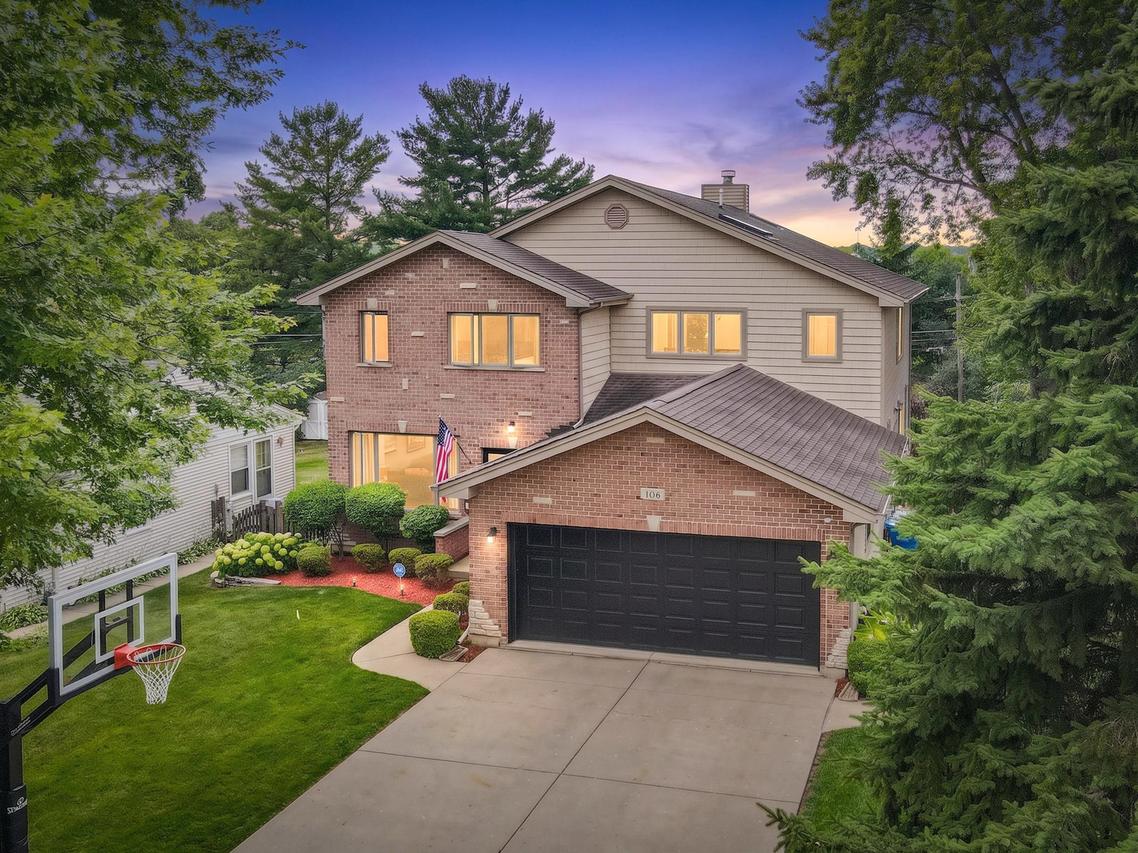 106 N Kenilworth Ave., Mount Prospect, IL 60056