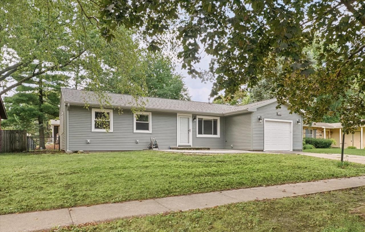2105 Blackthorn Dr., Champaign, IL 61821
