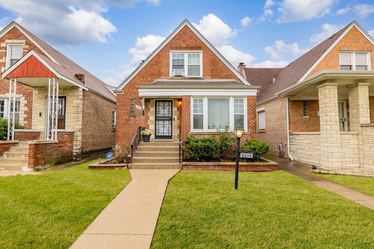8614 S Prairie Ave., Chicago, IL 60619