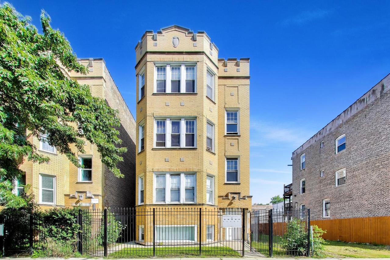 3814 W Ohio St., Chicago, IL 60624