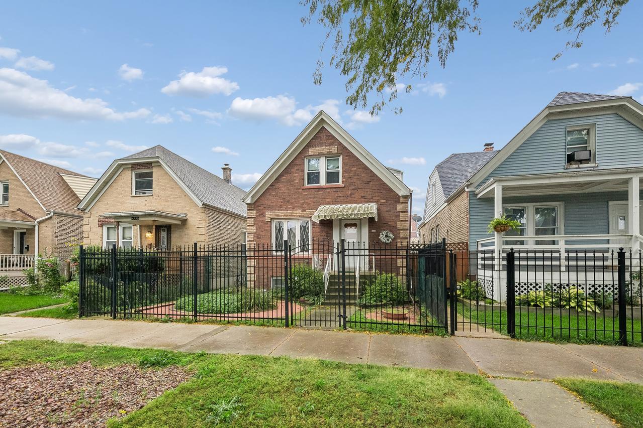 4541 W Montana St., Chicago, IL 60639