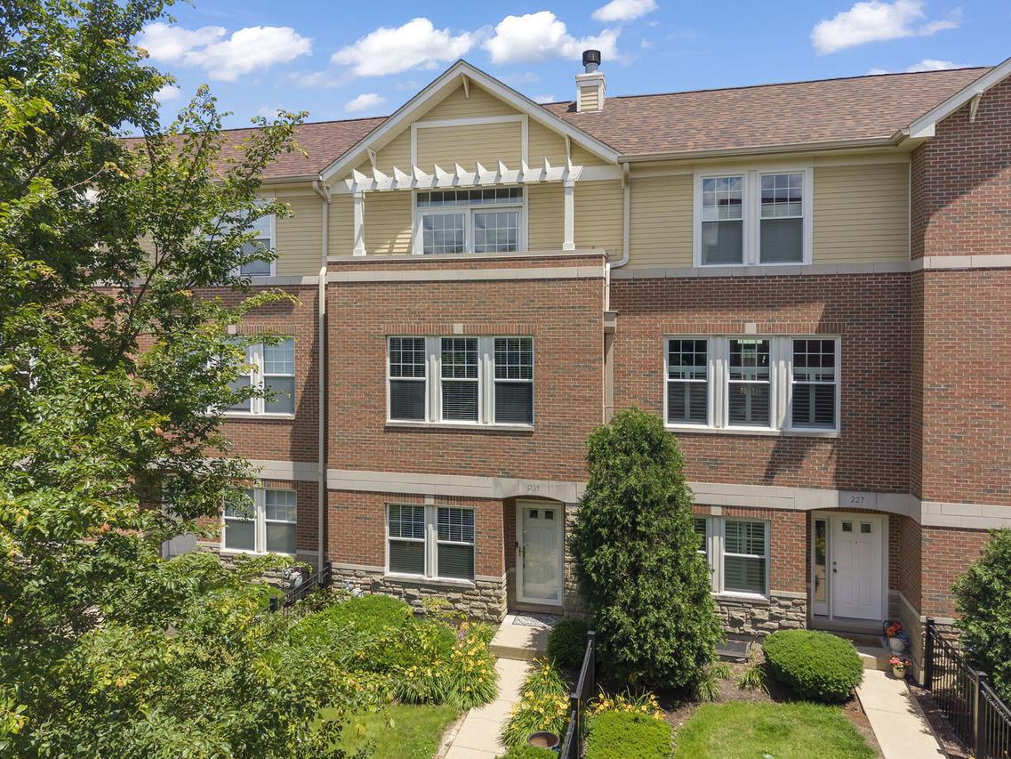 231 N West St., Wheaton, IL 60187