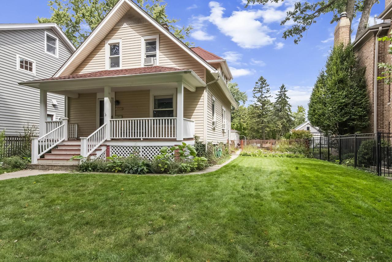 1624 Spencer Ave., Wilmette, IL 60091