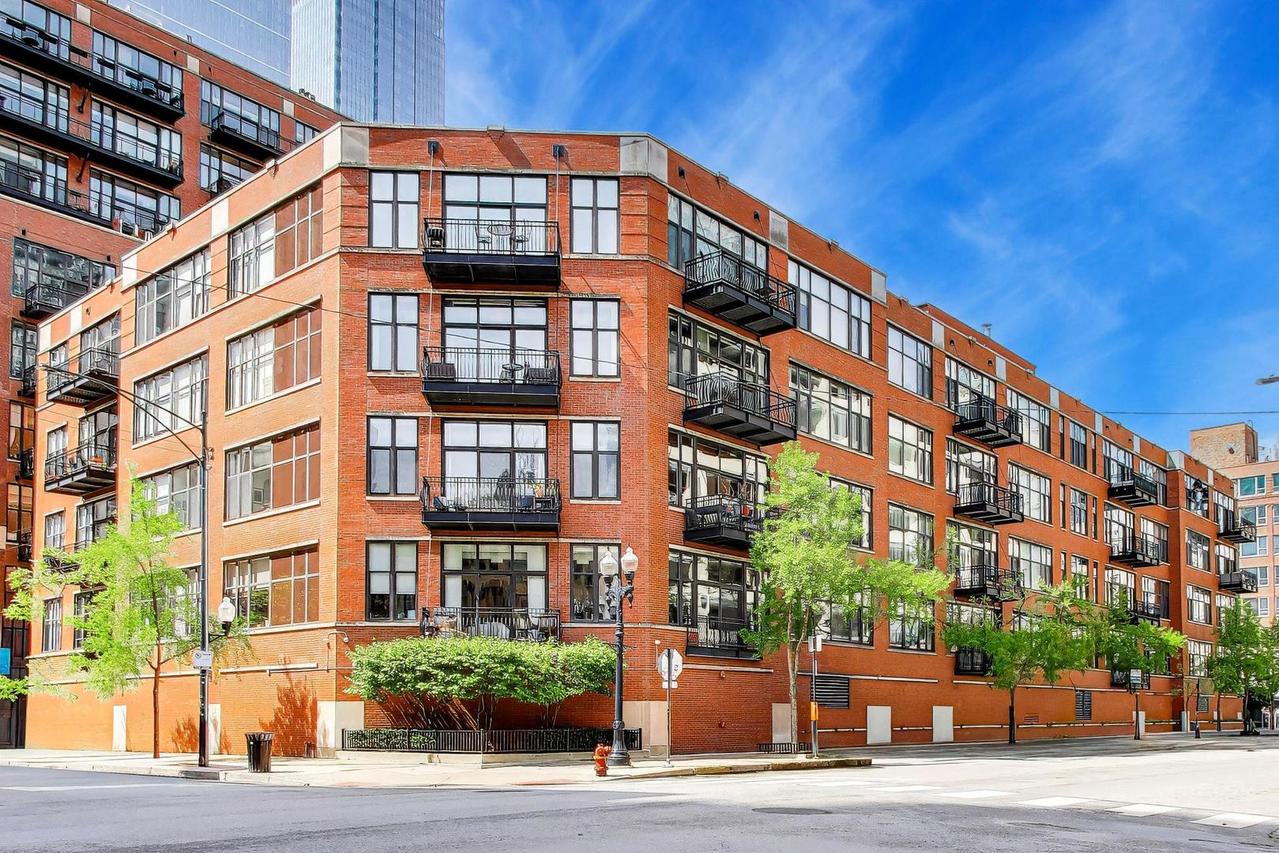 333 W Hubbard St. #209, Chicago, IL 60654