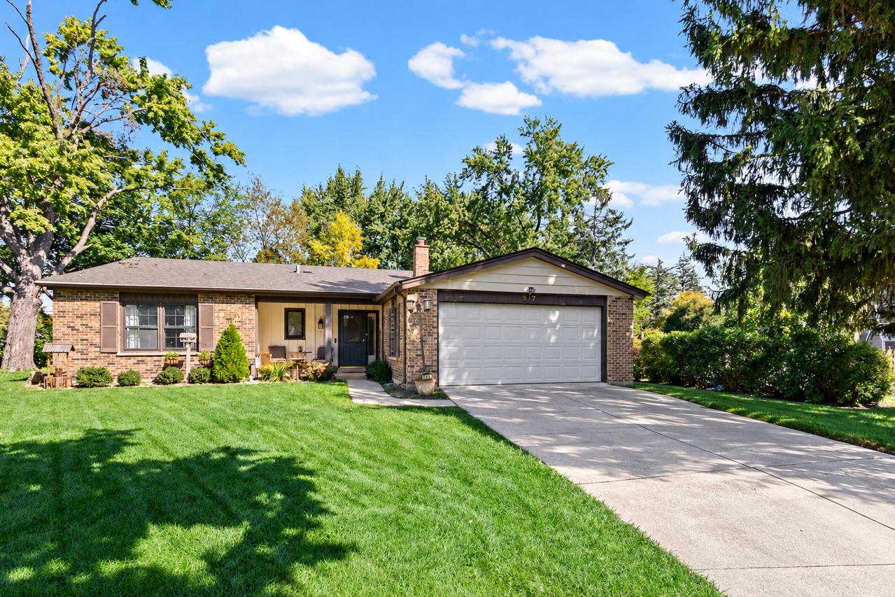 317 Beech Ct., Naperville, IL 60540