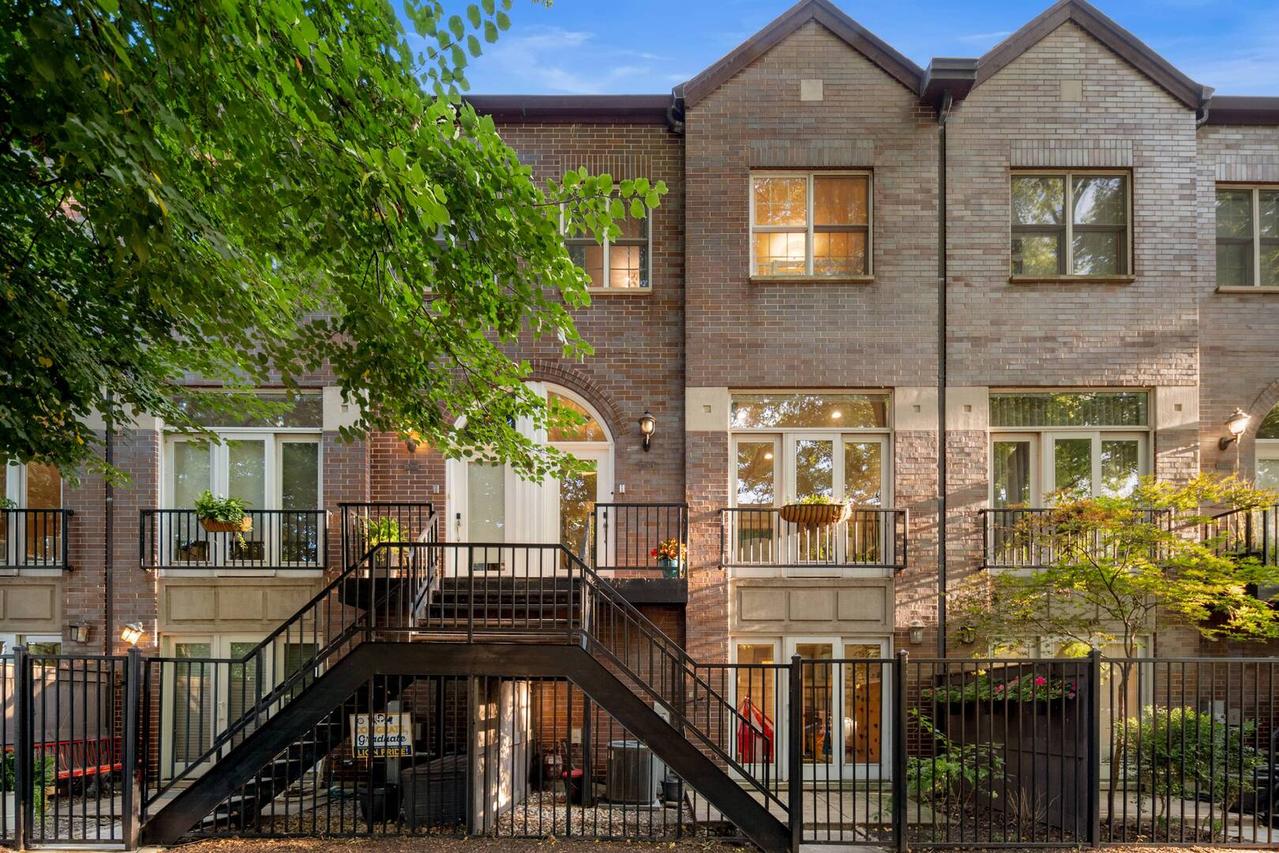 1051 W Lill Ave., Chicago, IL 60614