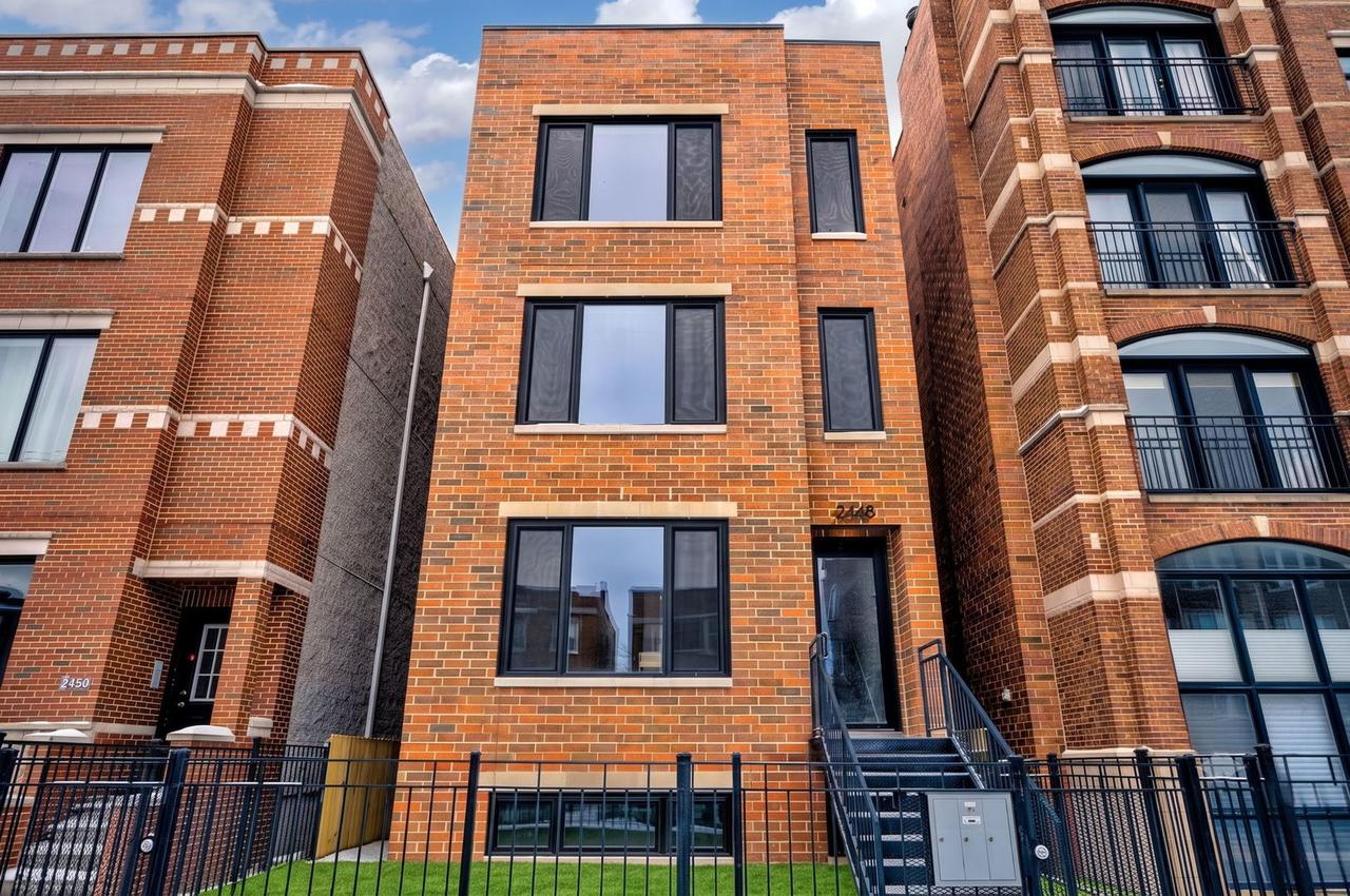 2448 W Diversey Ave. #1, Chicago, IL 60647