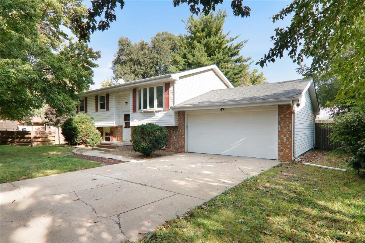 1706 Erin Dr., Normal, IL 61761