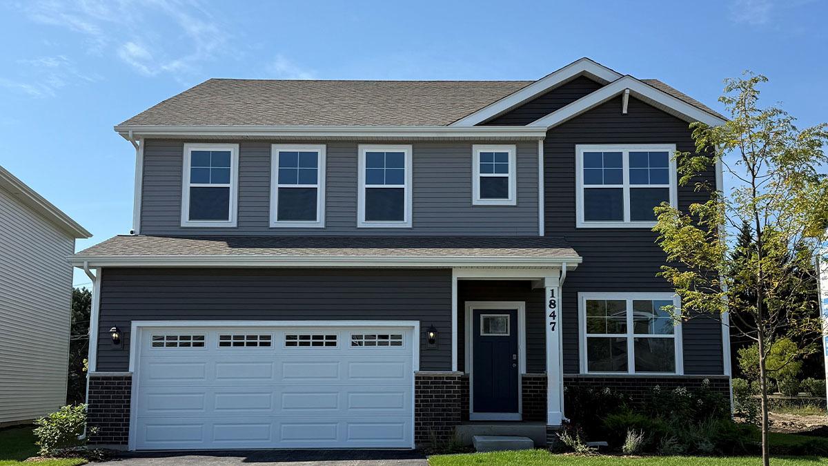 1847 Baler Ave., Aurora, IL 60503