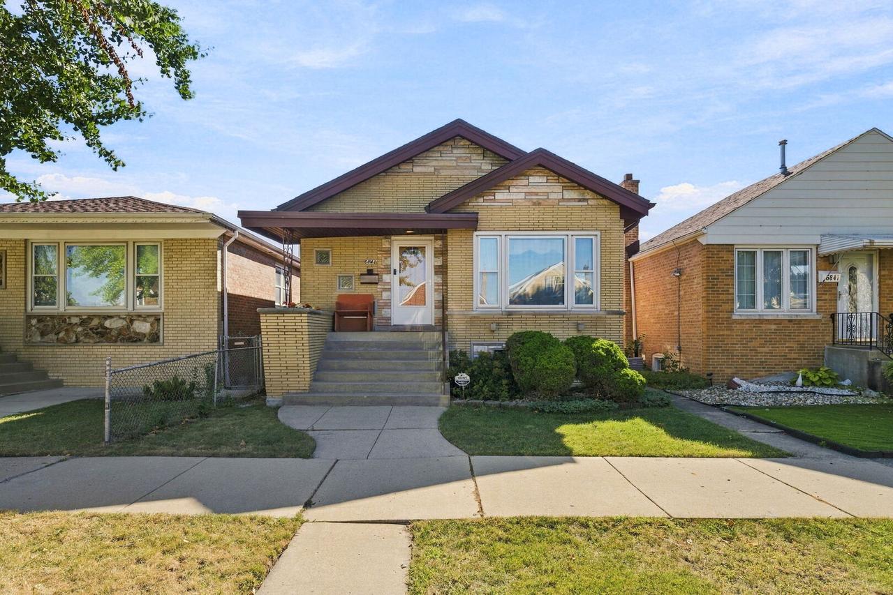 6843 S Kedvale Ave., Chicago, IL 60629