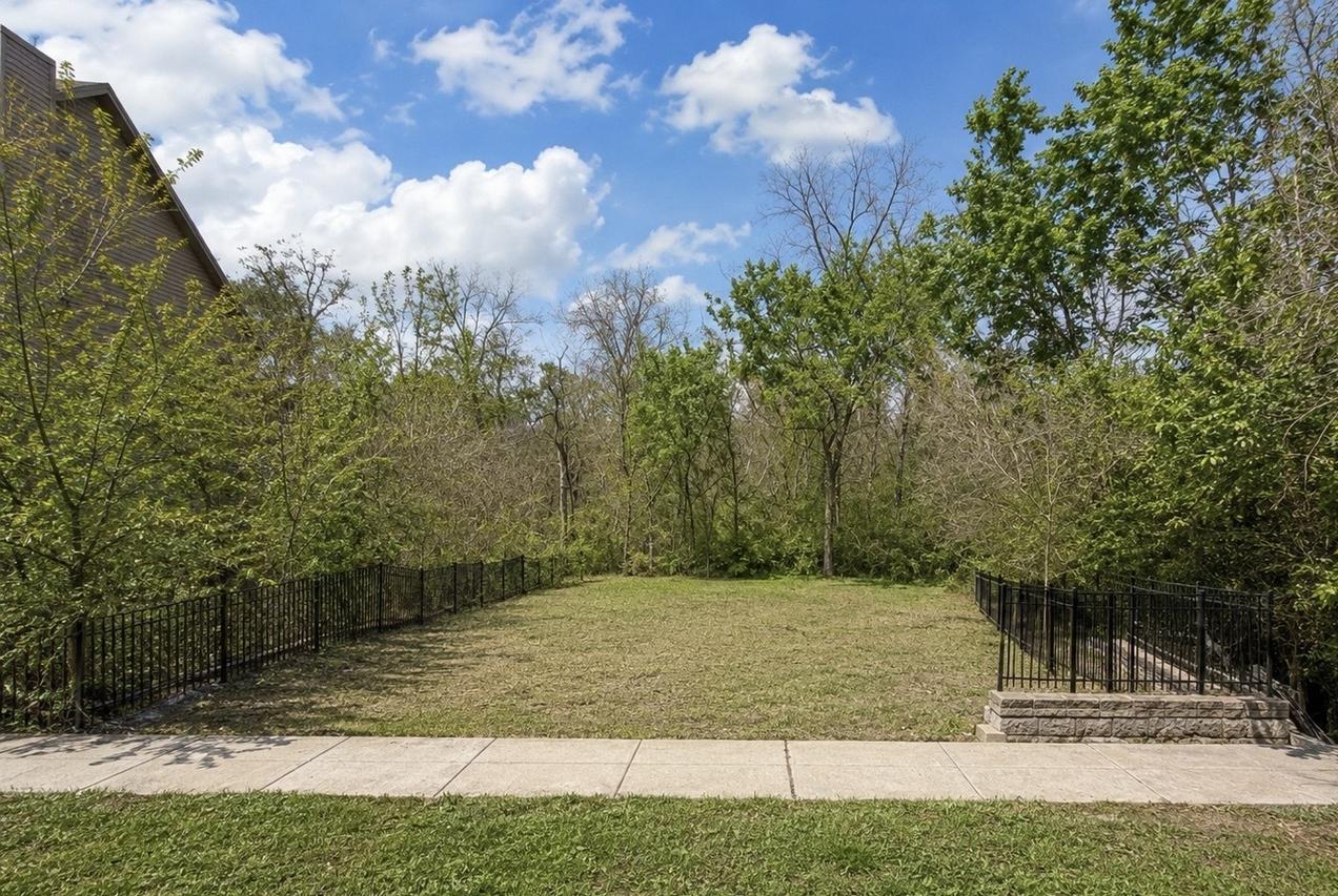 2820 Burlington Ave., Lisle, IL 60532