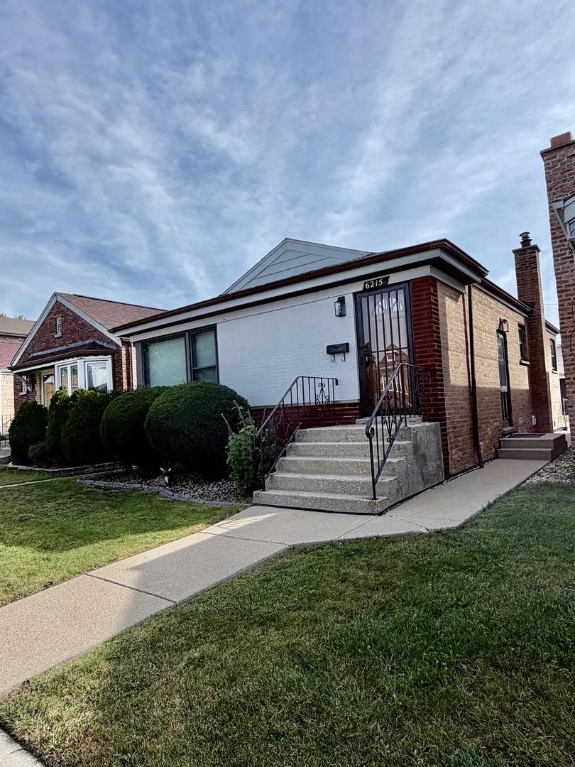 6215 S Monitor Ave., Chicago, IL 60638