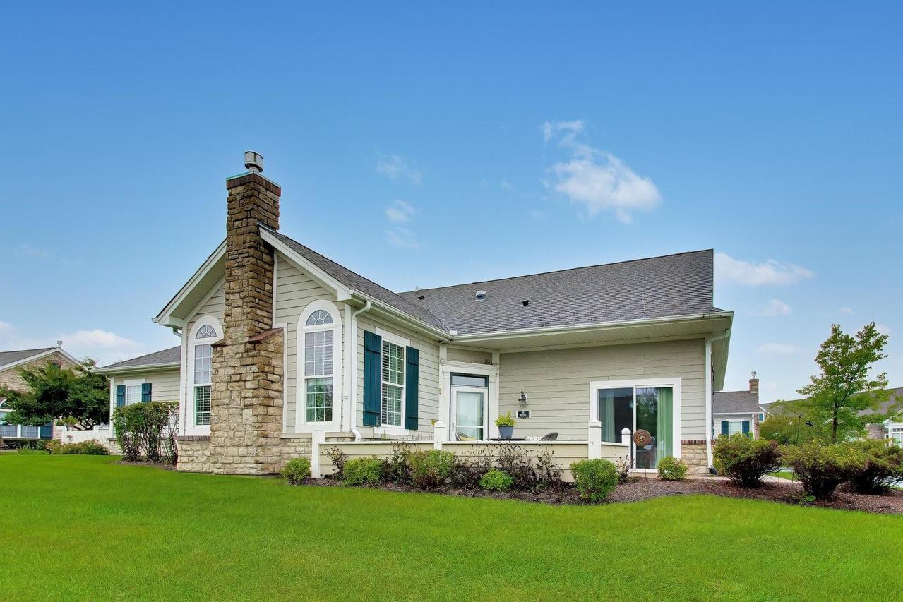 610 Schumann St. #28B, Woodstock, IL 60098