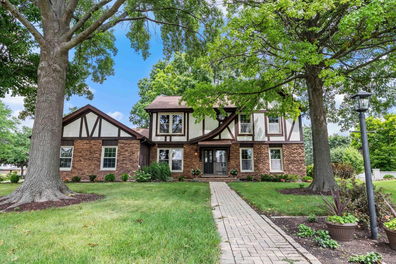 1902 Gigi Ln., Darien, IL 60561