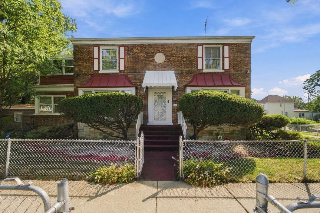 855 W 73rd St., Chicago, IL 60621