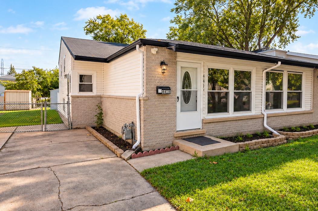 441 N 4th Ave. #B, Des Plaines, IL 60016