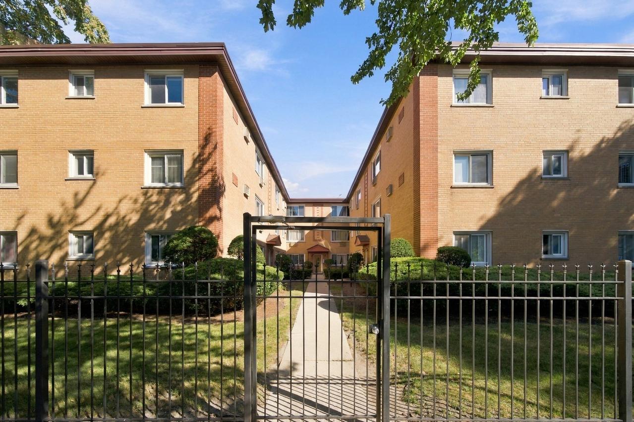 1626 W Greenleaf Ave. #1E, Chicago, IL 60626