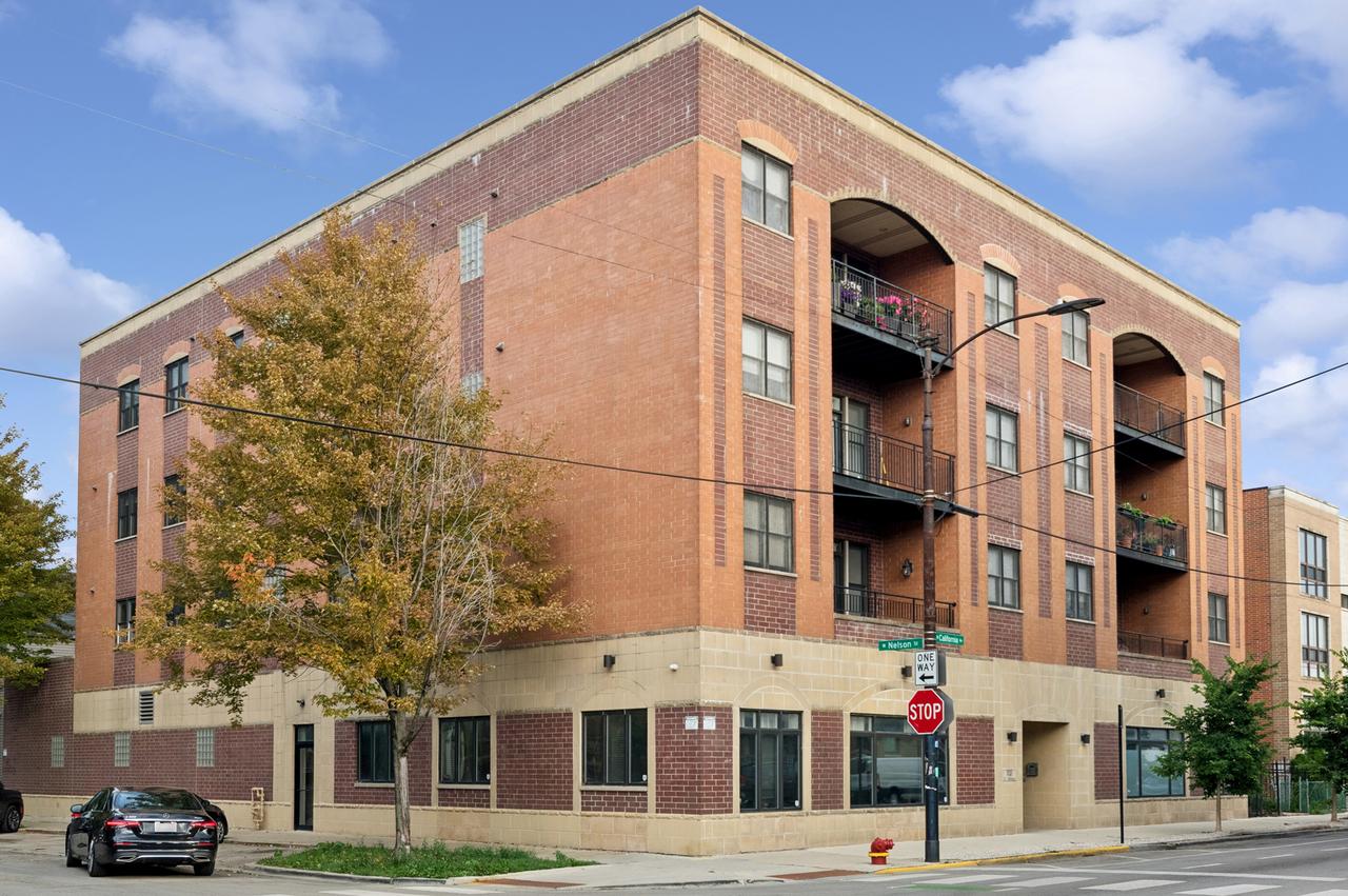 3025 N California Ave. #4SE, Chicago, IL 60618