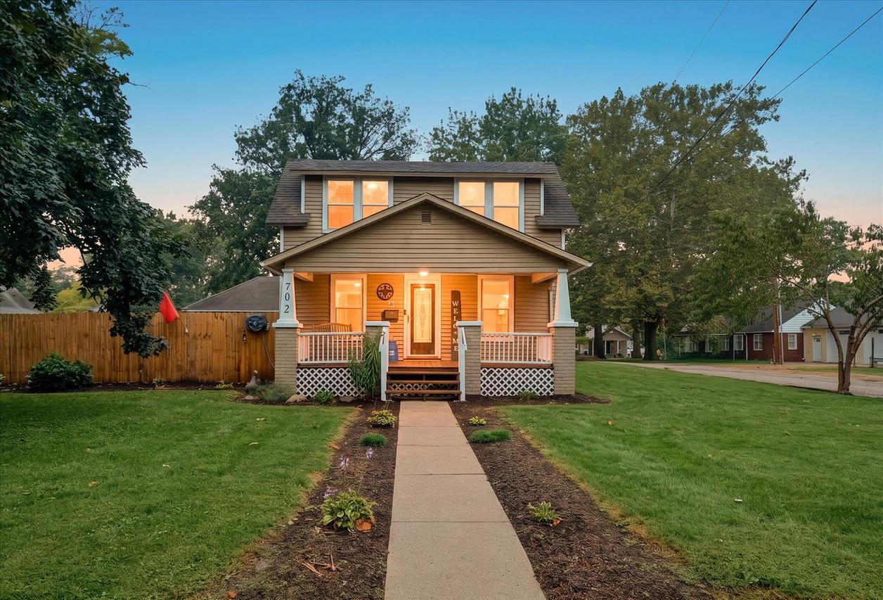 702 S Market St., Monticello, IL 61856