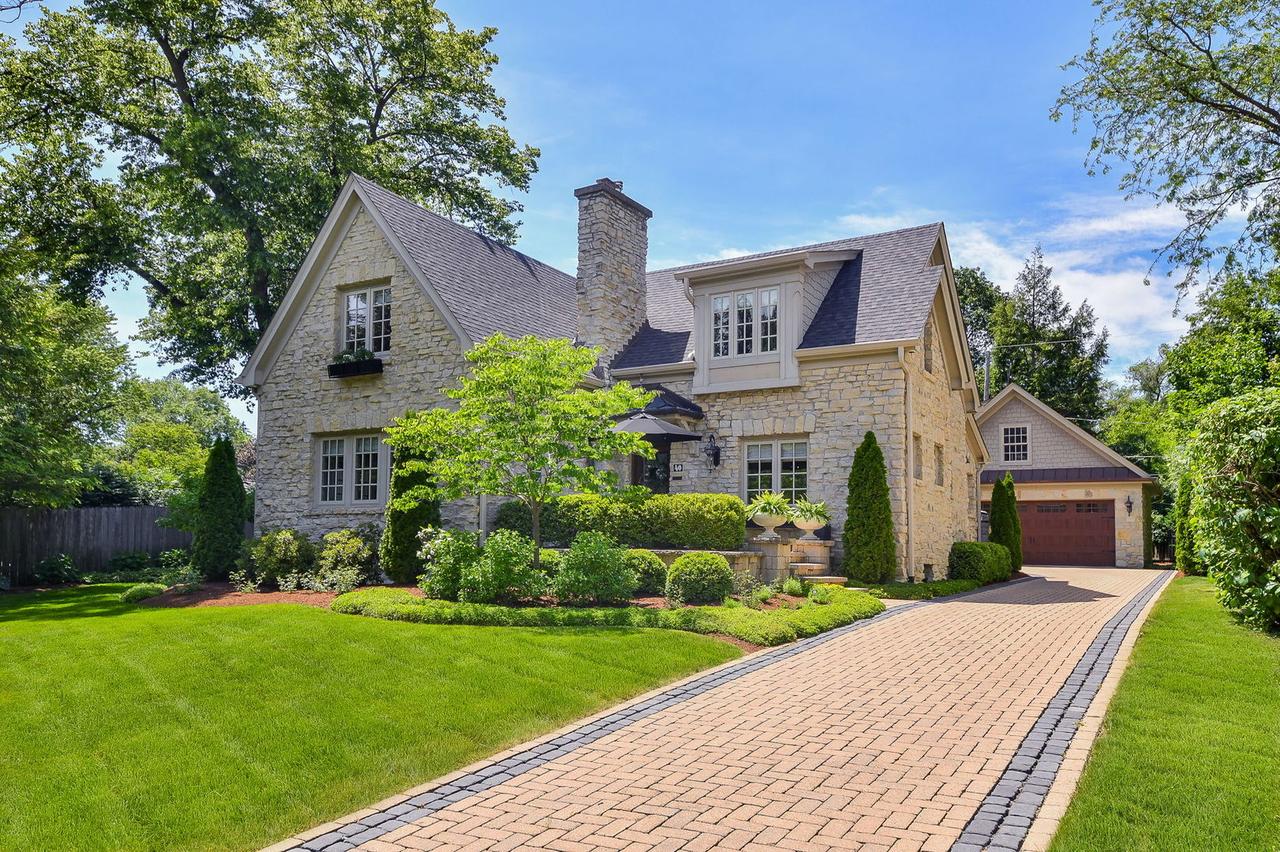 40 S Lincoln Ave., Geneva, IL 60134