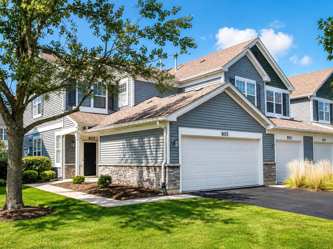 805 Genesee Dr., Naperville, IL 60563