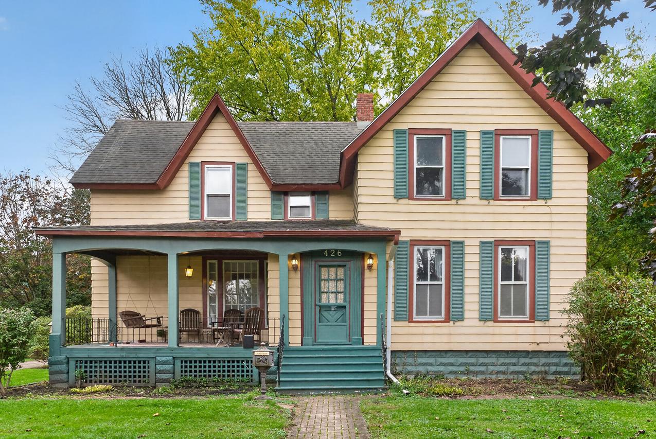 426 S Walnut St., Sycamore, IL 60178