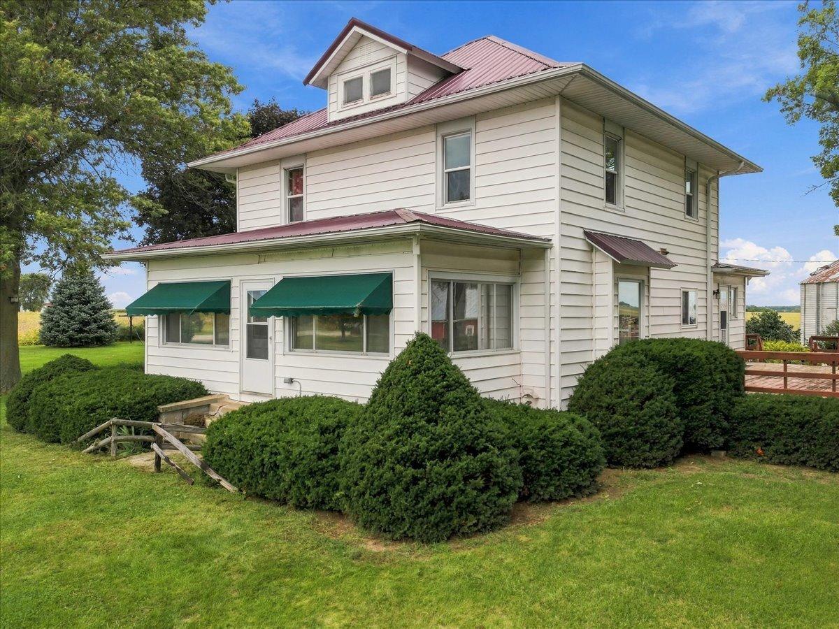 21718 Capp Rd., Sterling, IL 61081